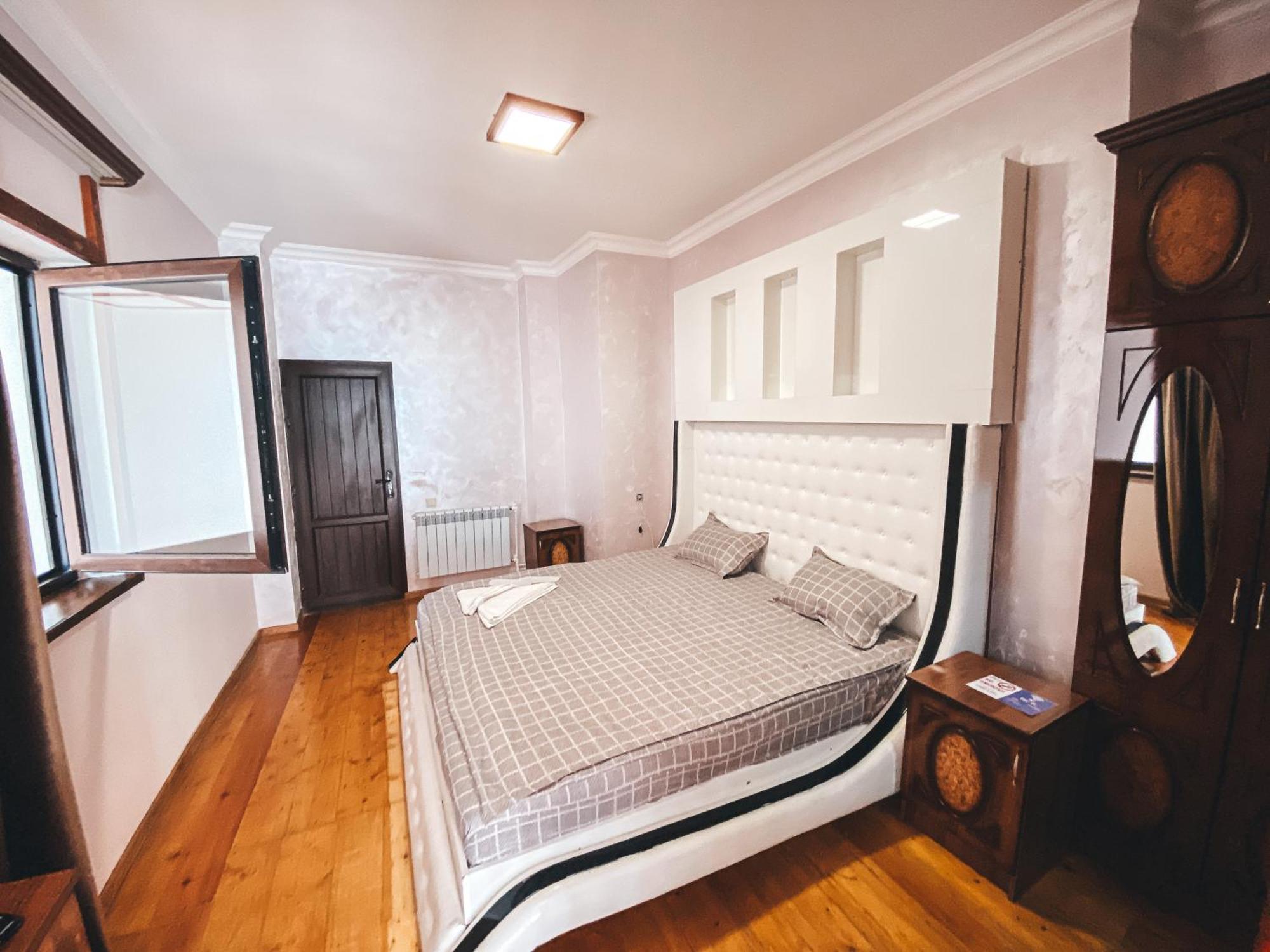 Yerevan Hotel Экстерьер фото